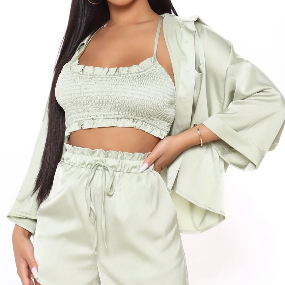 Green Shorts Set - Picture 6 of 8
